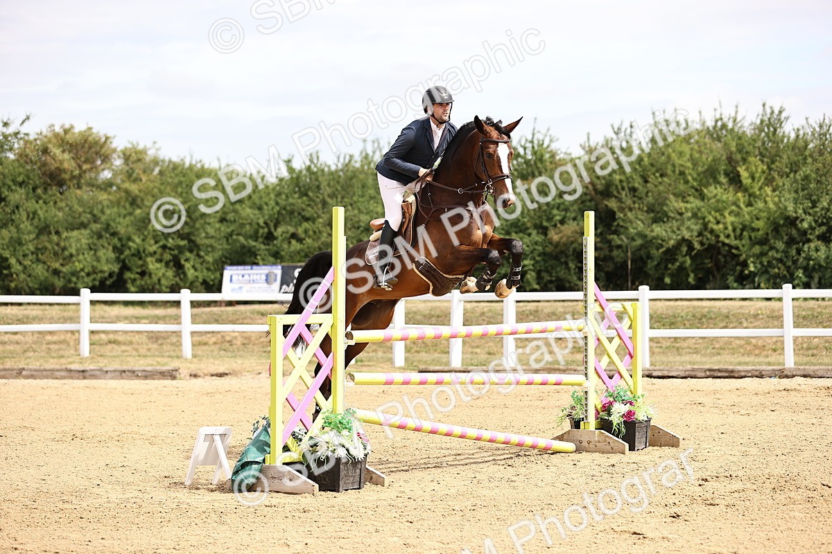 SBM_009686 - Class 8 - Senior Newcomers - 1.10  Open