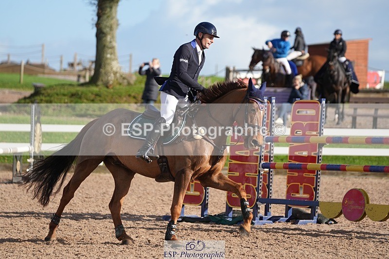 251108-131500-02680 - Cls 13 Foxhunter and 1.20m Open