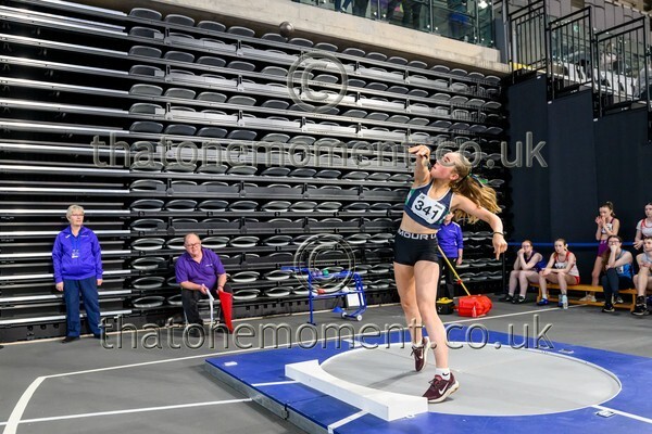 AgeInd25SAT-921774 - Field Female