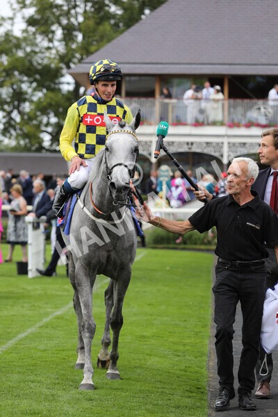 yr17082022r5-51 - Race 5 4.10pm Sky Bet Stayers Stakes