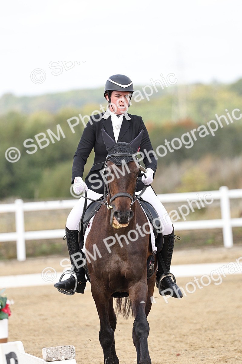 SBM_018183 - Class 16 - Novice 5 - 11.12-12.01