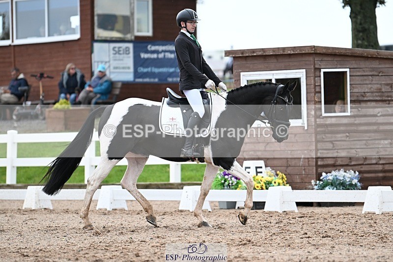 250907-115939-07314 - 020-Leo.De-ValentinoBarfields.Cosmopolitan