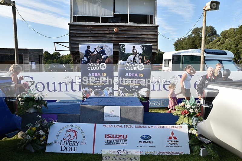 230824-180126-07002 - Thursday 40 and 50cm Presentations