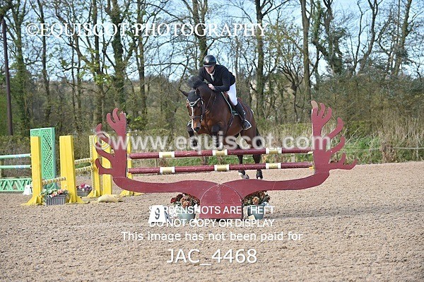 JAC_4468 - CLASS 10 SAT Senior Foxhunter/ 1.20m Open