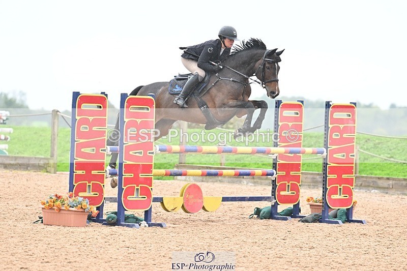 251003-120954-00658 - Cls 2 Newcomers and 1.10m