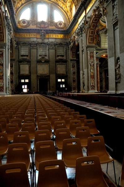 Nave corridor - St. Peter's Basilica