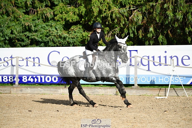 251004A-154138-01941 - Classes 8 & 9 70cm