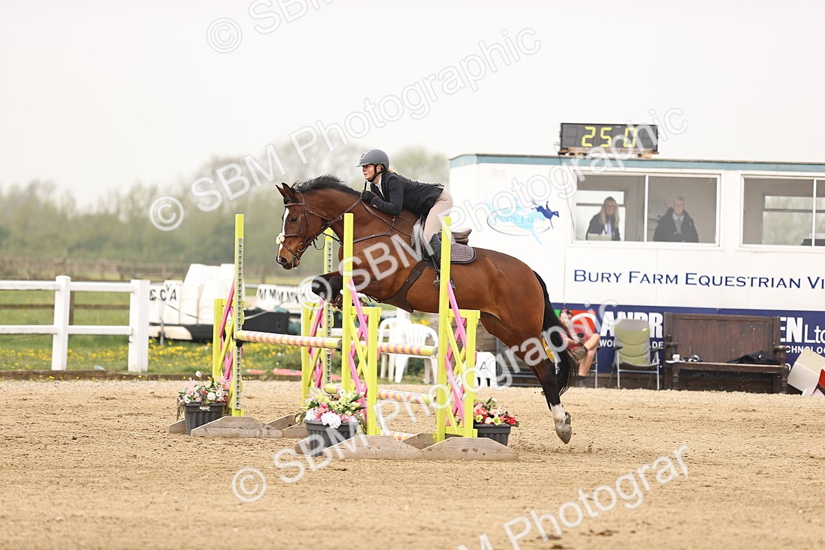  - Class 15 - Senior British novice - 90cm