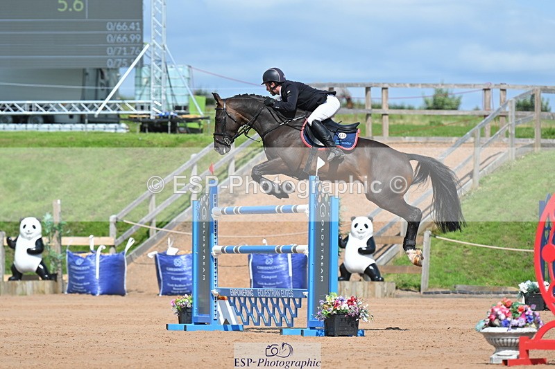 230721A-160730-07618 - Cls 10, 2 Star Big 1.45m Start to break