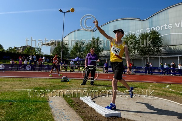 Age25SUN-928730 - Field Male