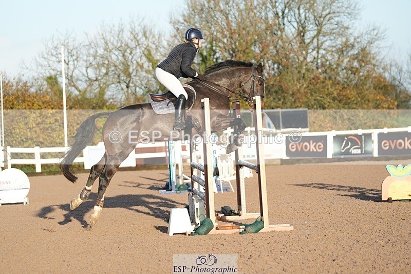 251108-083656-01785 - Cls 9 British Novice and 90cm Open