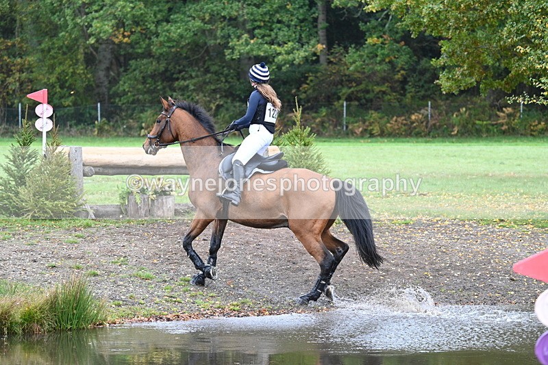 WJ7_3056 - Time 10:47 to 11:11 at the water