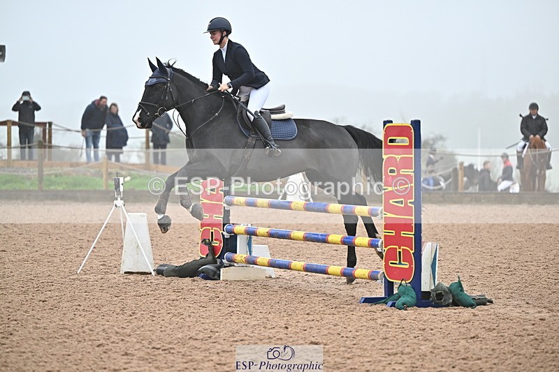 241103A-102119-06621 - SUN Cls 18 British Novice and 90cm Open