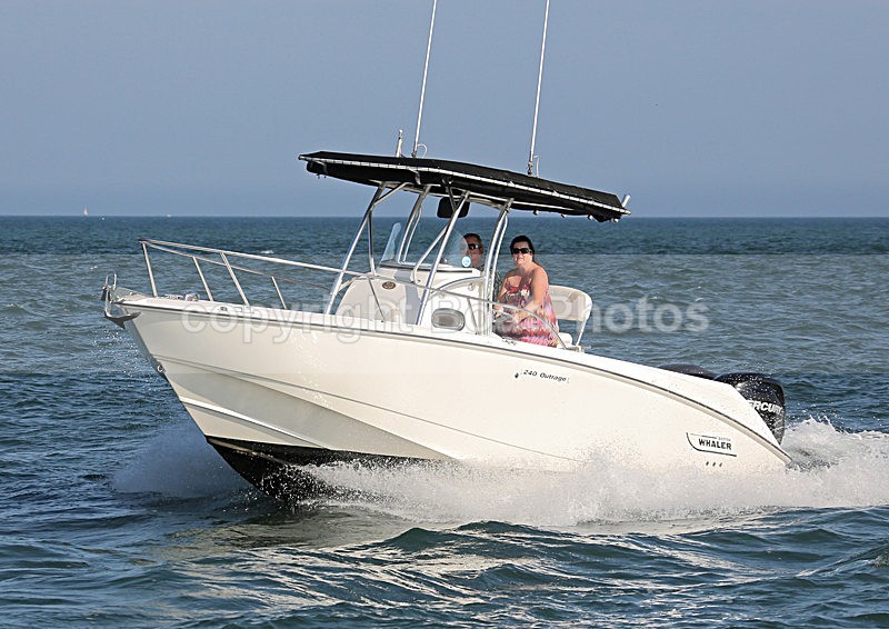 130905 BOSTON WHALER 240 OUTRAGE  WT7A4472 - RIBs, Tenders, Dories, Dinghies