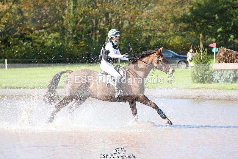 251024A-121538-08685 - B-124-Sophie.Lamb