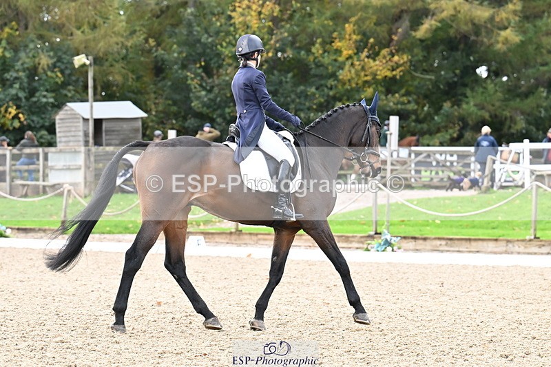 251023A-111120-01660 - B-135-Eva.Carse