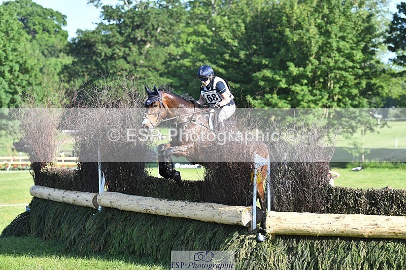 230527-180250-14038 - 168-PARKFIELD_ARTIE_BLOU-Laura_Collett-XC