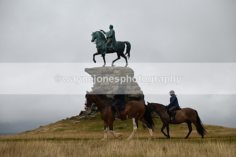 DSC_2028 - Time at Statue 12:13 to 12:32