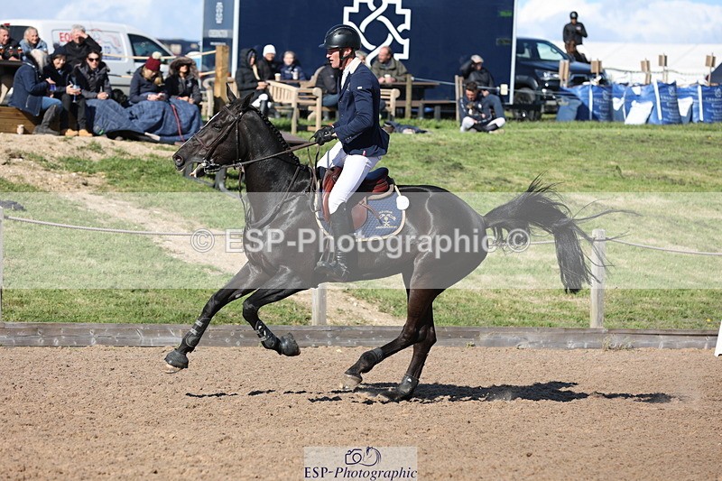 240419A-165210-09475 - Cls 10, 2 Star Big Tour 145cm  Break to End