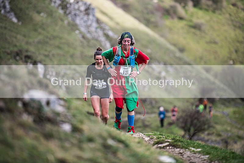 Litton-577 - Litton Christmas Cracker Fell Race (Limestone Series) Sunday 14th December 2025