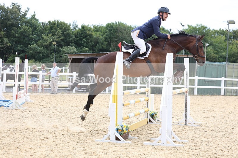 3E7A6355 - Class 8: Senior Newcomers/1.10m open