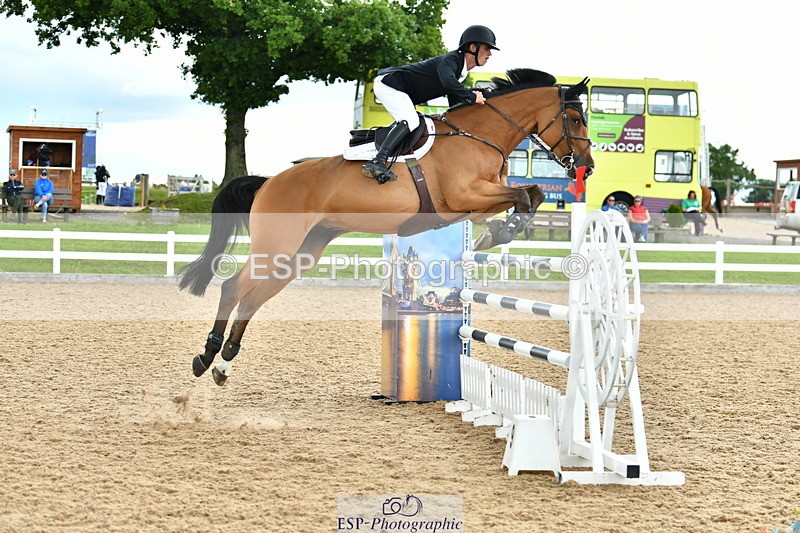 230721A-142542-06906 - Cls 22, 1 Star Gold 1.30m