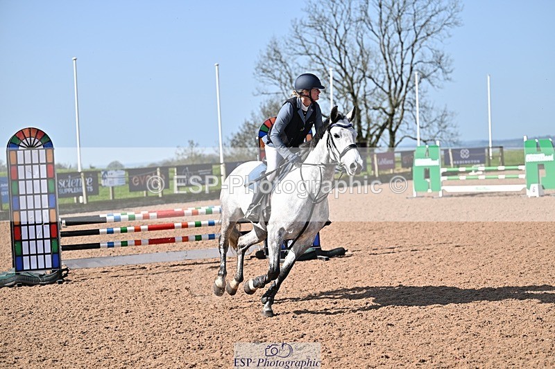 260408-104110-00211 - Cls 2 British Novice and 90cm