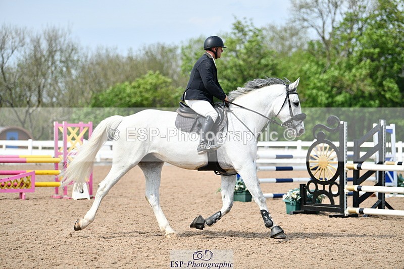 240511A-152345-14120 - Cls 25 British Novice and 90cm Open