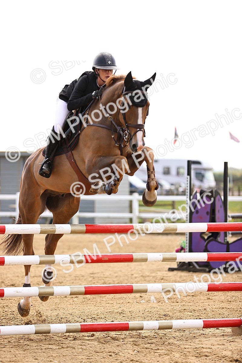 SBM_002420 - Class 11 - Senior newcomers - 1.10m