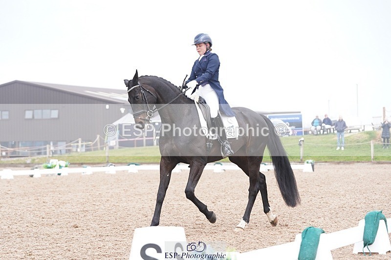 250404-102146-04280 - 003-Abbie.Newbury-Seagry.Firstamour