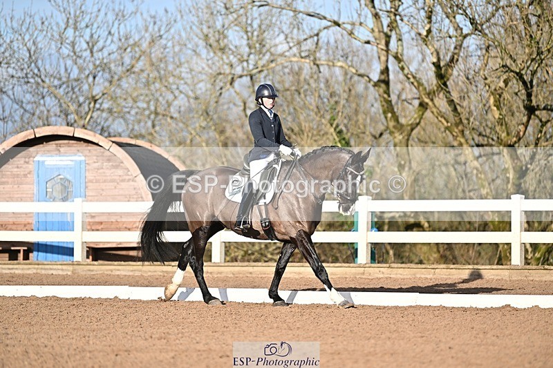 241214-111204-01324 - 144-Natasha.Rumble-Week.Orchard.Leo