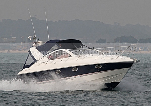100424 POOLE FAIRLINE TARGA 34 IMG_4171jpg - Motorboats - Open