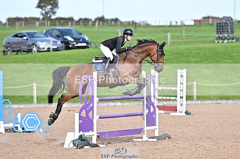 251001-150820-00525 - Cls 6 Foxhunter and 1.20m Open