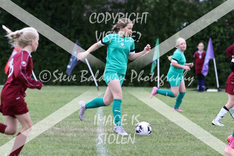 1DX31640 - Covingham Park V Tadpole Farm