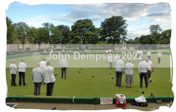 Holiday Fours 18 - Bowling  In Montrose