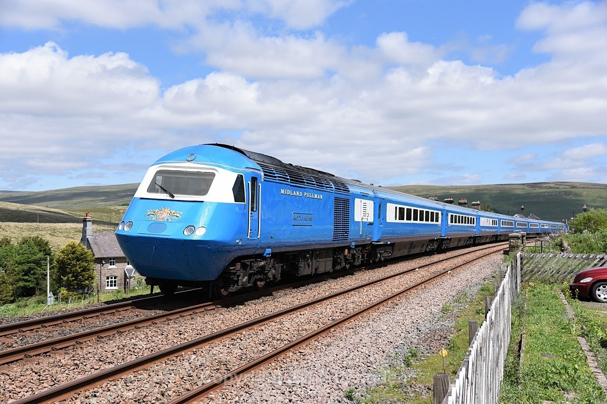 JL - 12.6.21 43055 & 43046 Blue Pullman HST, Garsdale - Garsdale