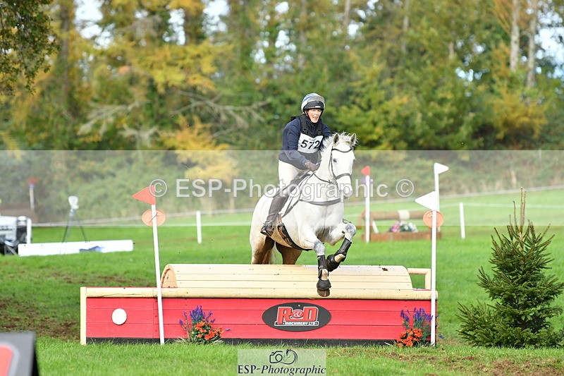 251025A-154302-21889 - G-572-Laura.Pitman With Trot Up