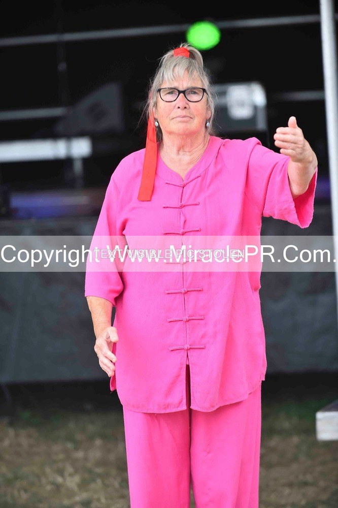 SH4_1485 - Tai Chi with Lisa Kay.
