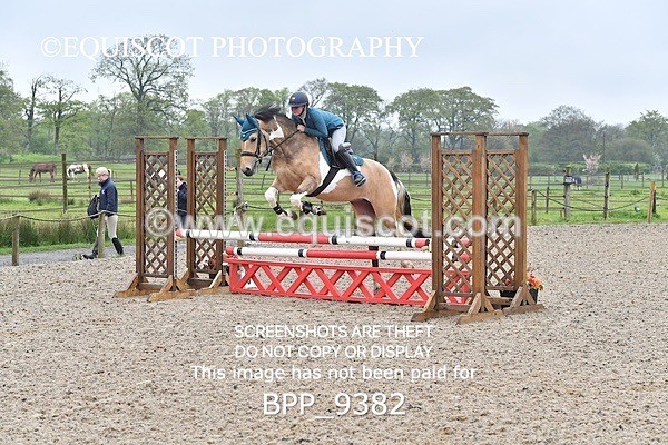 BPP_9382 - CLASS 32 MON Club/ Unaffiliated 70cms Open