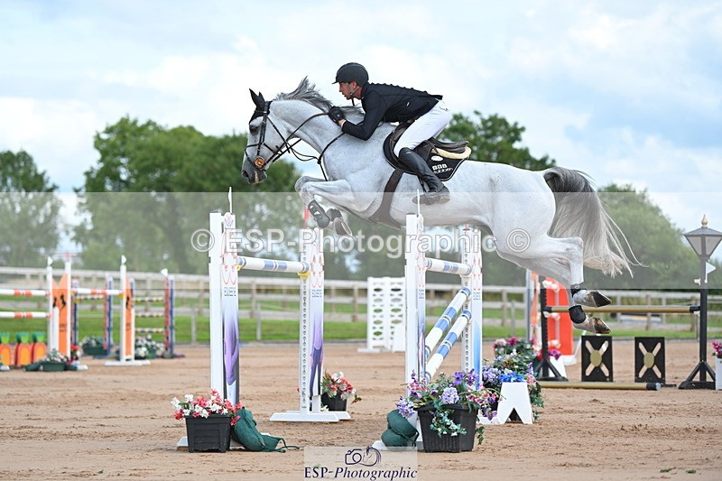 230721A-154109-07370 - Cls 10, 2 Star Big 1.45m Start to break