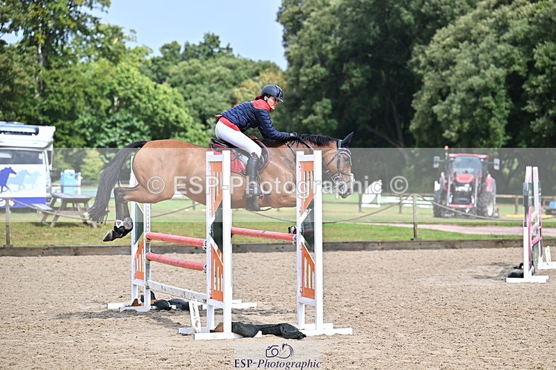 250831A-124702-10415 - Cls 42 Snr 1m Grand Prix