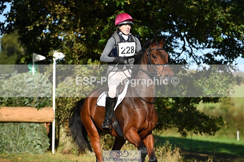 231022-104056-25507 - 228-CHEVALIAN.DUCATI-Hannah.Hobhouse-XC