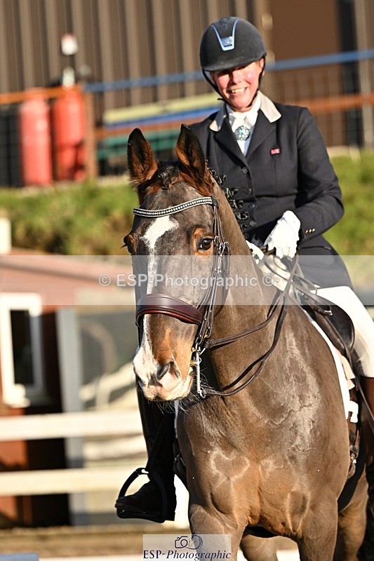 241214-141903-02798 - 153-Sally.Bell-Hilton.VI