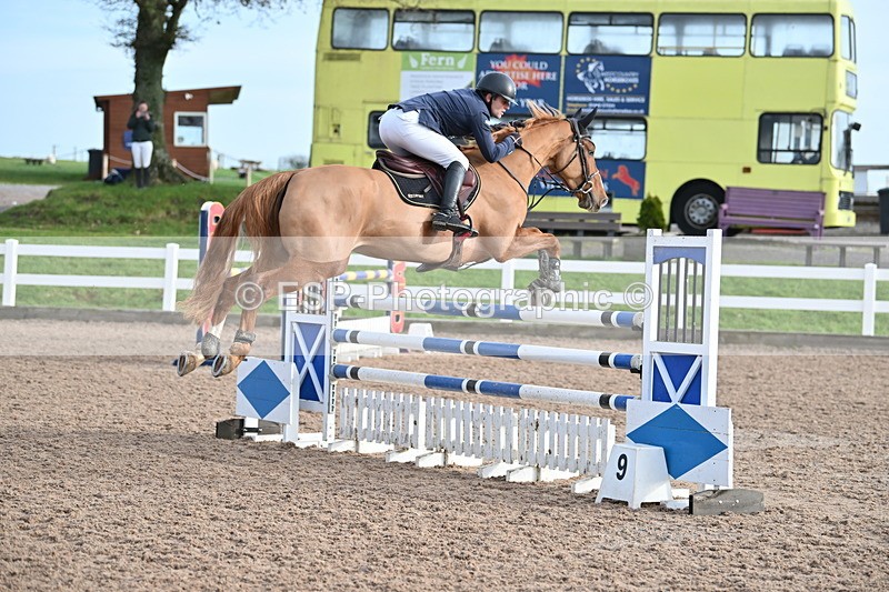 231208A-122000-00653 - Cls 5 Newcomers & 1.10m Open