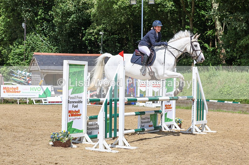 3E7A7460 - Class 8: Senior Newcomers/1.10m open