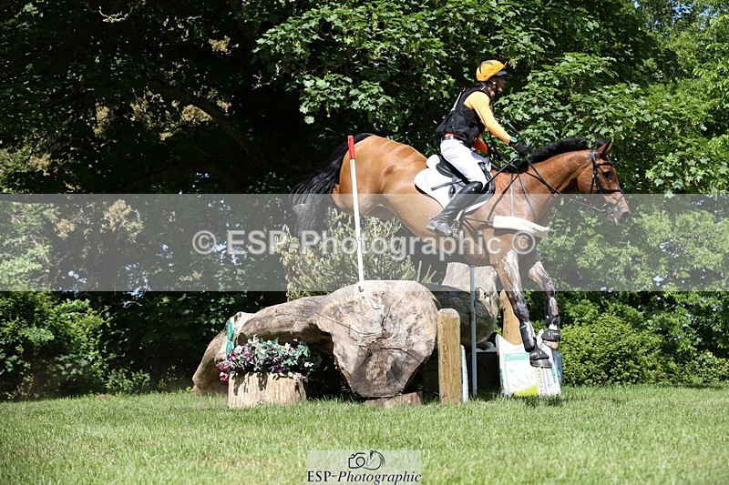 230527-105240-08906 - 260-LOW_MOOR_LUCKY-Tom_Woodward-XC