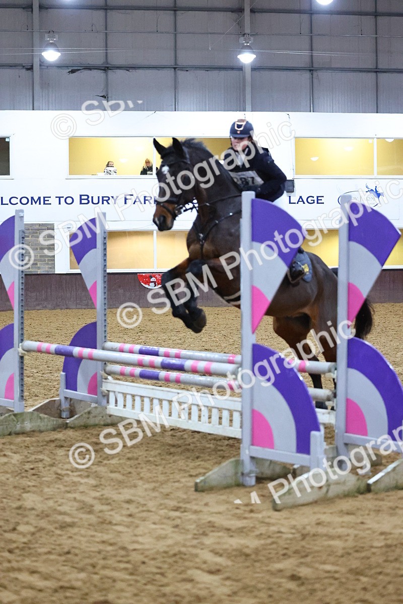 SBM_002706 - Class 6 - Holly & Ivy Stakes - 90cm