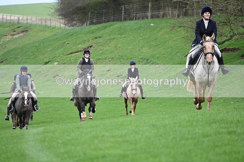 WJ6_9318 - Line Three