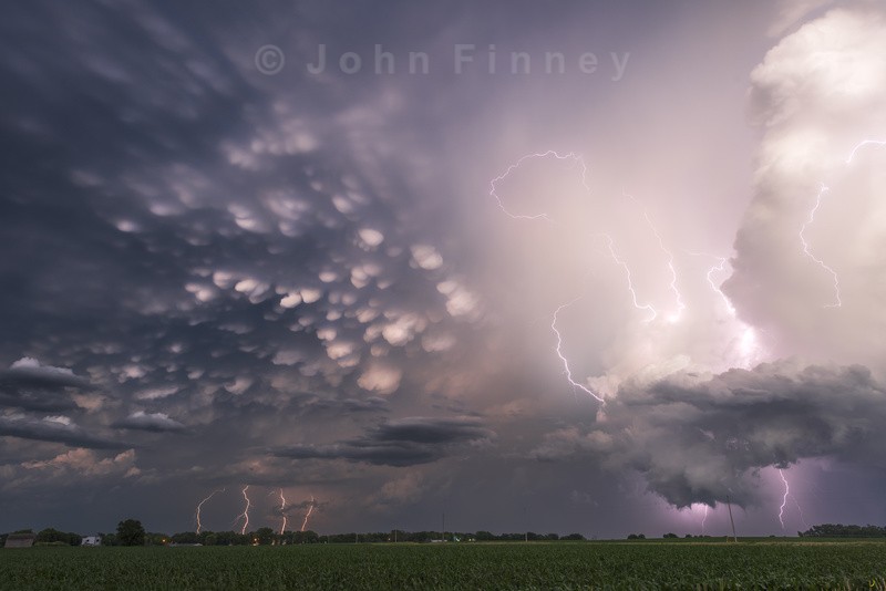 Electric Mammatus - Weather photography