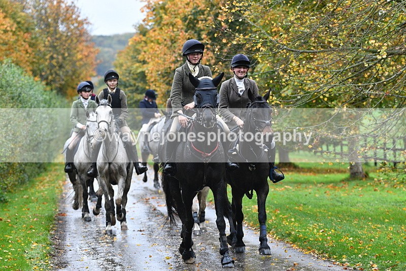 WJ5_6352 - B&B walk back for Hunt Tea !